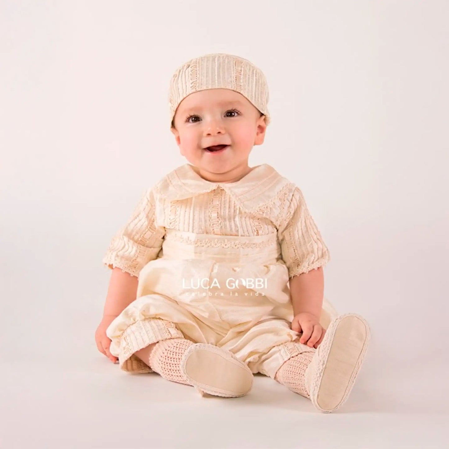 TrajesTraje de bautizo A05 BeigeLuca Gobbi