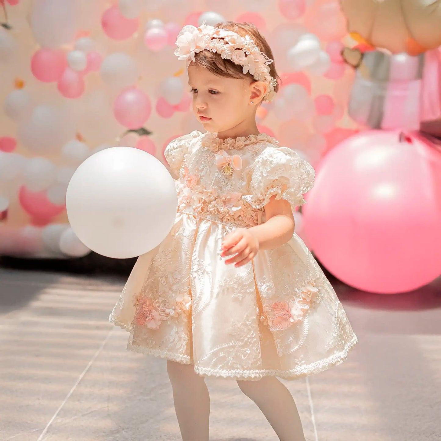 Vestidos para BautizoVestido Signature Bella M50 – Beige · Incluye GorroLuca Gobbi